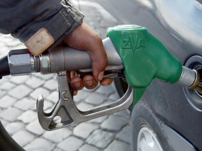 Additivi per la manutenzione dei motori delle auto alimentate a benzina