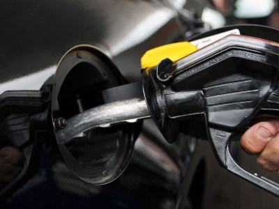 Additivi benzina, diesel ed olio per la manutenzione dei motori delle auto